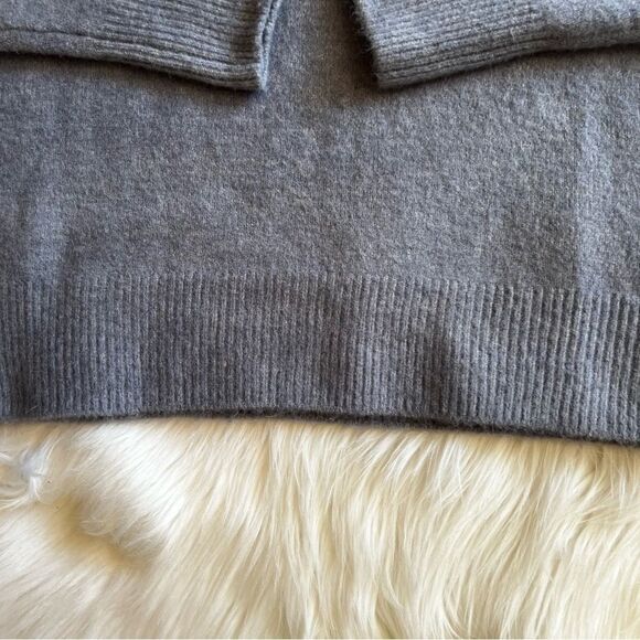 TRUTH Lavender Mock Neck Sweater Size Medium - Picture 5 of 6